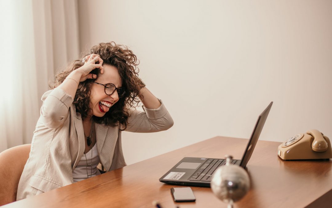 ACNE da mulher adulta