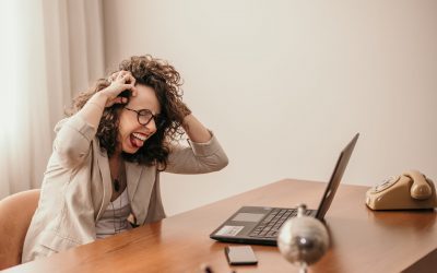 ACNE da mulher adulta